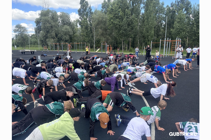 Заряд бодрости: на Губкин-лесопляже состоялась утренняя тренировка