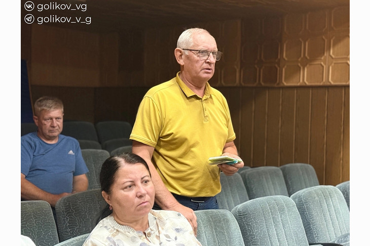 Василий Голиков провёл выездные встречи с жителями сёл Чуево и Скородное