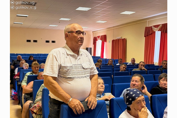 Василий Голиков провёл выездные встречи с жителями сёл Чуево и Скородное