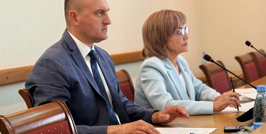 На 38-й сессии Совета депутатов Губкинского горокруга утвердили бюджет и награды ко Дню города
