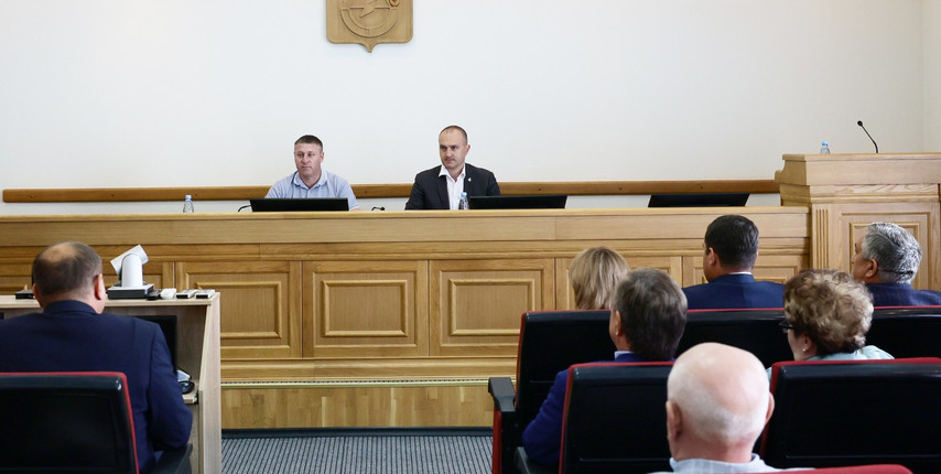 Безопасность, строительство, экономика: Александр Шуваев ответил на волнующие губкинцев вопросы