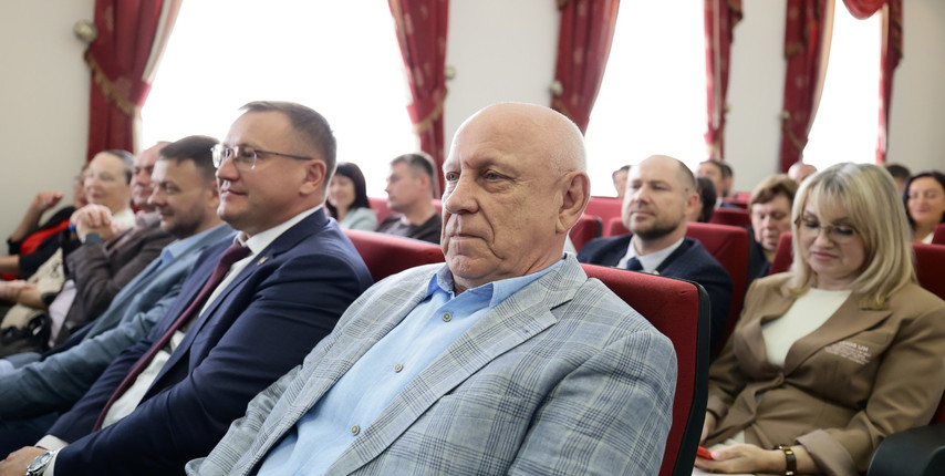 Безопасность, строительство, экономика: Александр Шуваев ответил на волнующие губкинцев вопросы