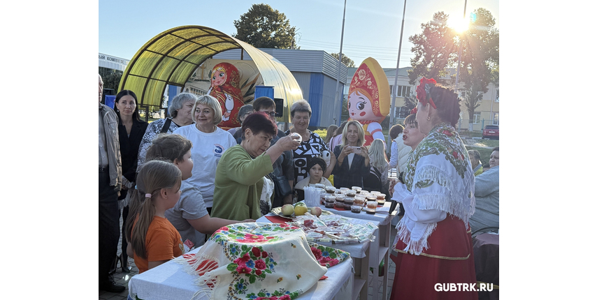 В Губкине открыли партийный проект «Липко-сладко»