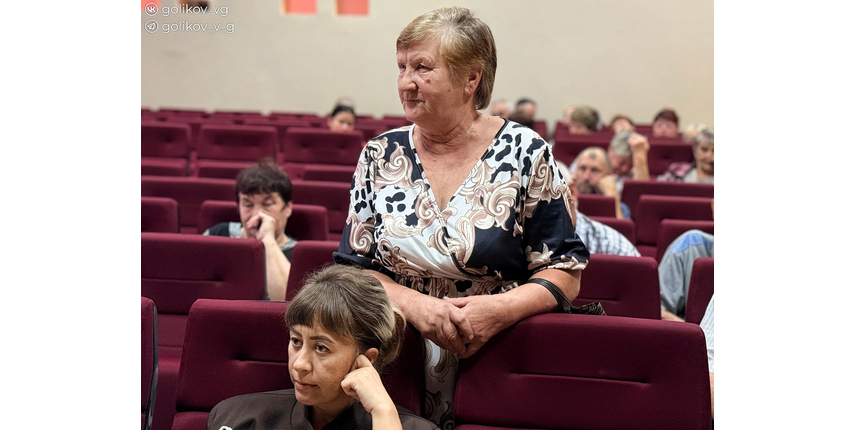 Василий Голиков провёл встречу с жителями Аверино