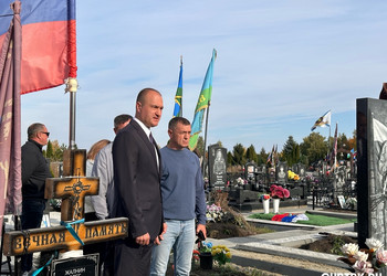 В Губкине завершаются работы по благоустройству Аллеи Героев на кладбище