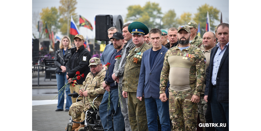 В Губкине на Аллее Героев освятили киот с образом Пресвятой Богородицы