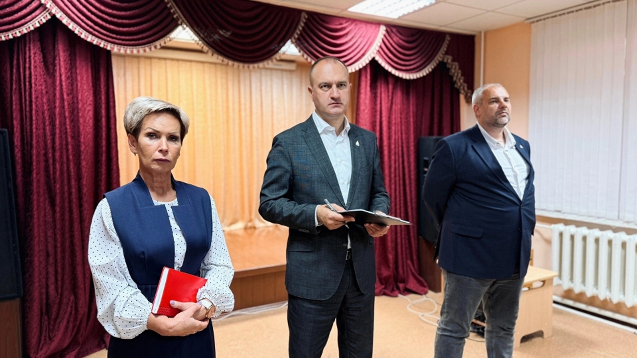 Василий Голиков провёл встречу с жителями Ивановки по вопросам развития территории