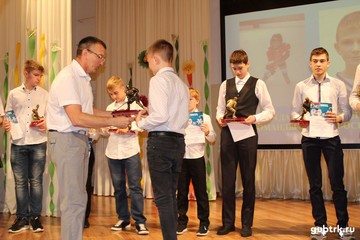 Спортивный сезон 2017-2018 годов был удачным для воспитанников отделений лыжных гонок, фигурного катания и хоккея ДЮСШ №1