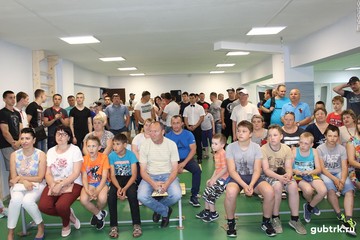 Дню Великой Победы было посвящено открытое первенство п. Троицкий по боксу, состоявшееся 8 мая