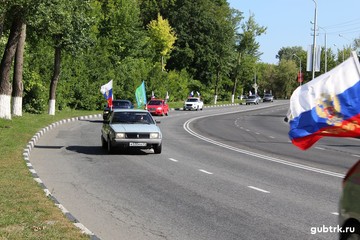 Дню России был посвящен автопробег, организованный молодежью города