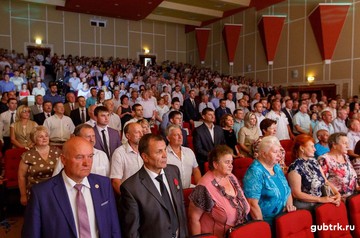 Поздравили металлургов
