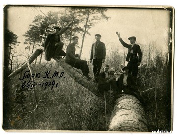 Уникальные старые фотографии, фотооборудование прошлых лет ждут вас на выставке «Остановись, мгновение» в Губкинском краеведческом музее