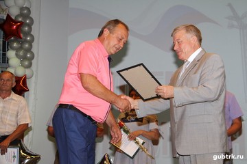 Накануне профессионального праздника губкинских строителей по традиции поздравили в ЦКР «Форум»