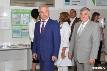 Утром 24 августа, перед началом августовской конференции педагогов, губернатор побывал в Центре семейной медицины, который недавно открылся в Губкине