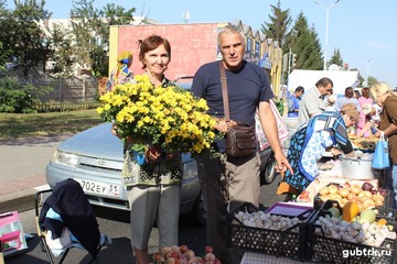 8 сентября на площади у центрального рынка города развернулась щедрая ярмарка «Золотая осень»