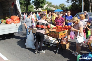 8 сентября на площади у центрального рынка города развернулась щедрая ярмарка «Золотая осень»