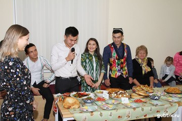 Национальная кухня сплотила губкинскую молодежь