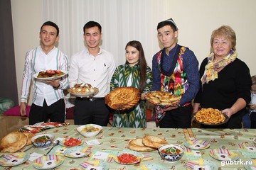 Национальная кухня сплотила губкинскую молодежь