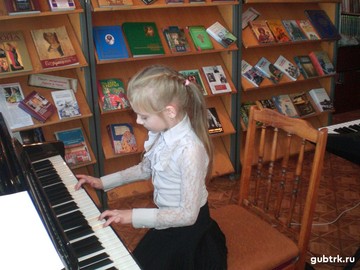 В читальном зале Центральной районной библиотеки работает выставка «Родное, близкое…»