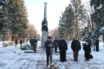 Губкинцы отметили День Неизвестного солдата