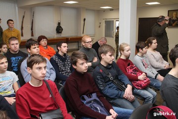 Губкинцы отметили День Неизвестного солдата