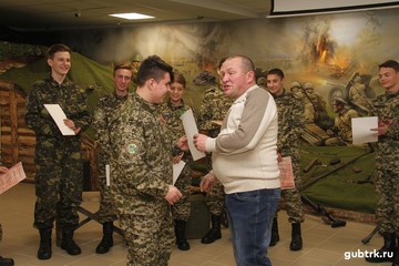 Губкинцы отметили День Неизвестного солдата