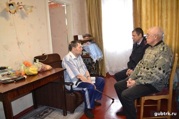Губкинские полицейские навестили ветерана органов внутренних дел
