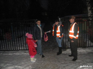 В Губкине автоинспекторы и родители следят за безопасностью на дорогах