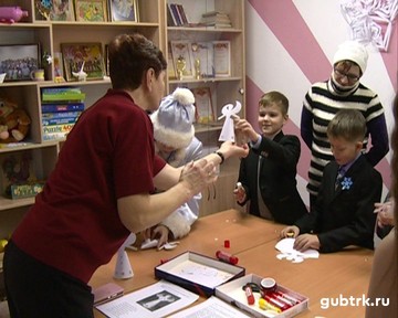 В подростковом клубе «Юность» состоялась творческая мастерская «Наш семейный Новый год» в рамках проекта «Сохраним семью вместе»