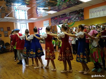Семейный праздник Рождества «Фольклорная дискотека» состоялся во Дворце детского творчества