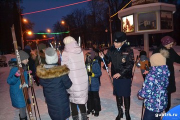 Губкинские школьники-лыжники из лицея № 5 предпочитают световозвращающую экипировку