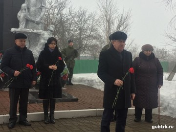 5 февраля, в день освобождения Губкинского района от немецко-фашистских захватчиков на Троицкой территории у памятника жертвам фашизма в 10.00 состоялся торжественный митинг