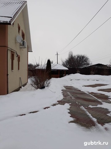 Белгородэнерго призывает следить за безопасным размещением домов, заборов, гаражей и детских площадок