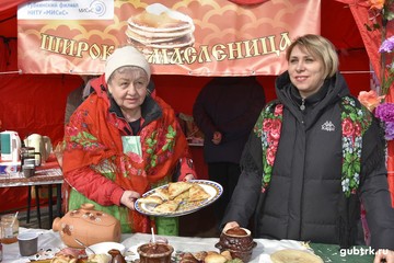 Масленица, дай блинком полакомиться!