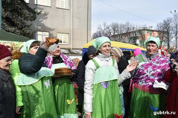 Масленица, дай блинком полакомиться!