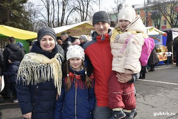 Масленица, дай блинком полакомиться!
