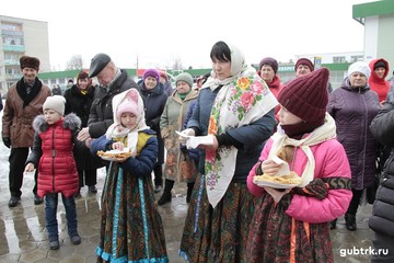 Жители поселка Троицкий проводили зиму