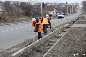 Продолжается наведение порядка на улицах и дорогах округа, в работах заняты коммунальные и дорожные службы