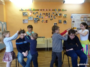 На базе губкинского подросткового клуба «Товарищ» прошёл конкурс «Коса – девичья краса»