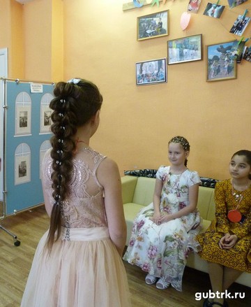 На базе губкинского подросткового клуба «Товарищ» прошёл конкурс «Коса – девичья краса»
