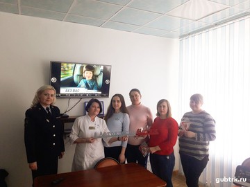 В Губкине автоинспекторы призвали присоединиться к идеям Всероссийской кампании световозвращающей инсталляцией