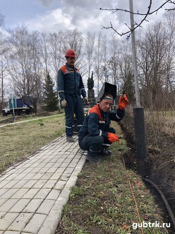 Белгородские энергетики обеспечили освещение братской могилы в селе Никольское Шебекинского района