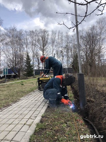Белгородские энергетики обеспечили освещение братской могилы в селе Никольское Шебекинского района