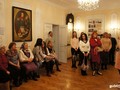 Экскурсию по выставке «Поговори со мною, мама», посвящённой Международному дню семьи, провели для односельчан сотрудники музея Раевского