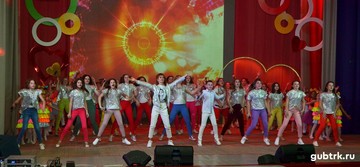 В ЦКР «Строитель» прошел отчетный концерт вокального коллектива «Фиеста»
