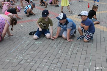 Развлекательная программа "На всех парусах в лето", приуроченная к открытию пришкольных лагерей