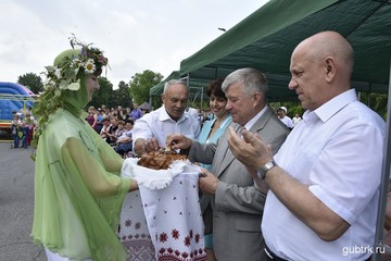 Жители поселка Троицкий отметили День своего села и престольный праздник Святой Троицы