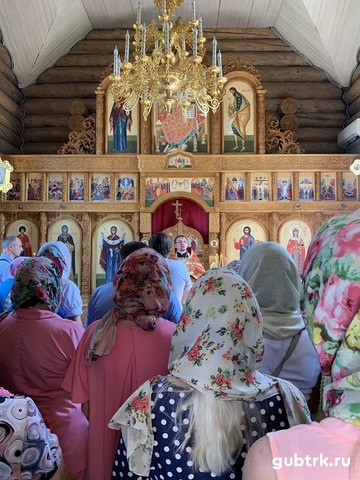Медовый Спас в лебединском храме-часовне