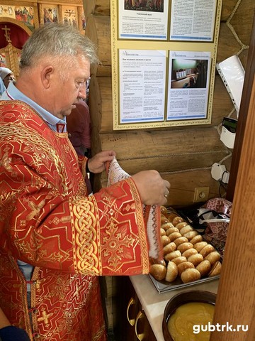 Медовый Спас в лебединском храме-часовне