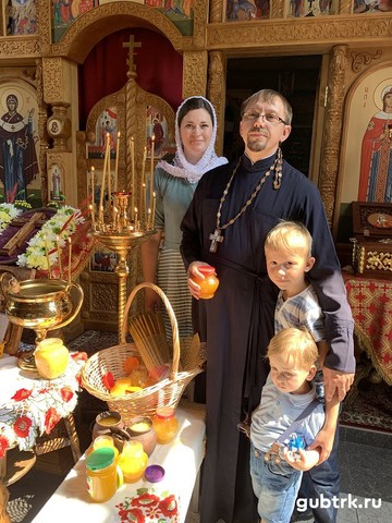 Медовый Спас в лебединском храме-часовне